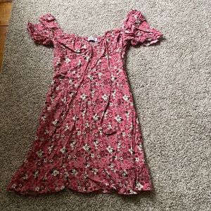 It is to small on me! Super flattering!